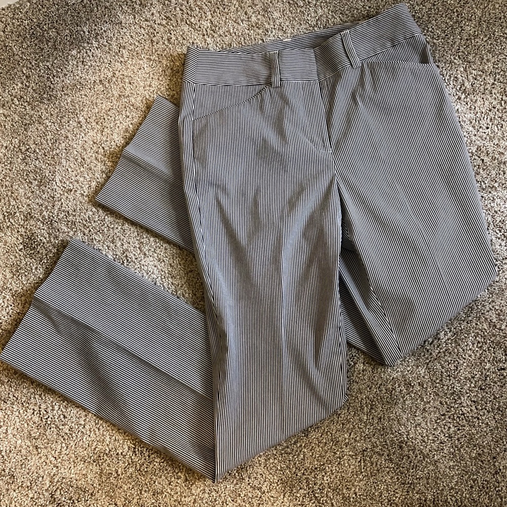 Anne Klein Stretch size 4 striped pants